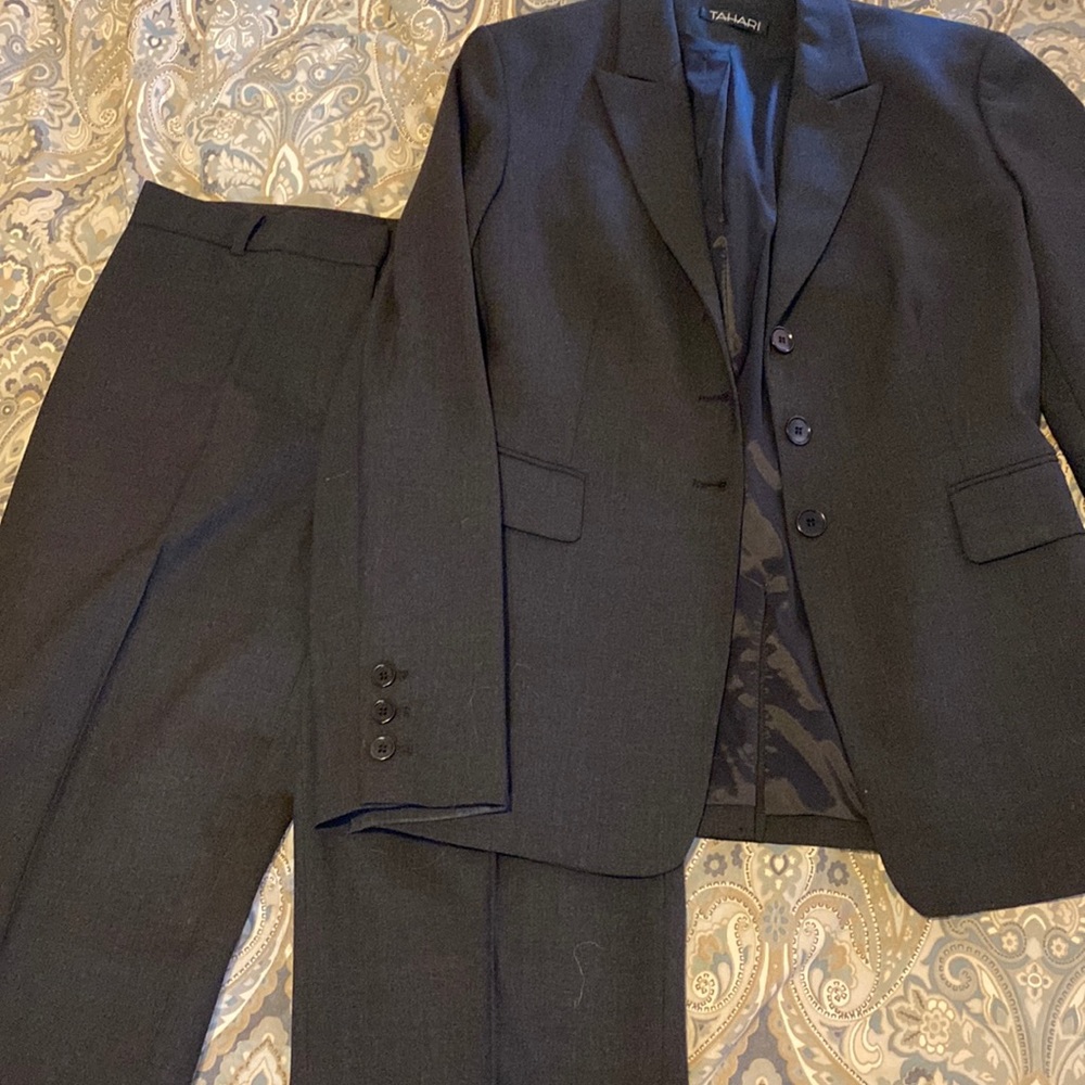 Tall 33 inseam Tahari pristine black suit